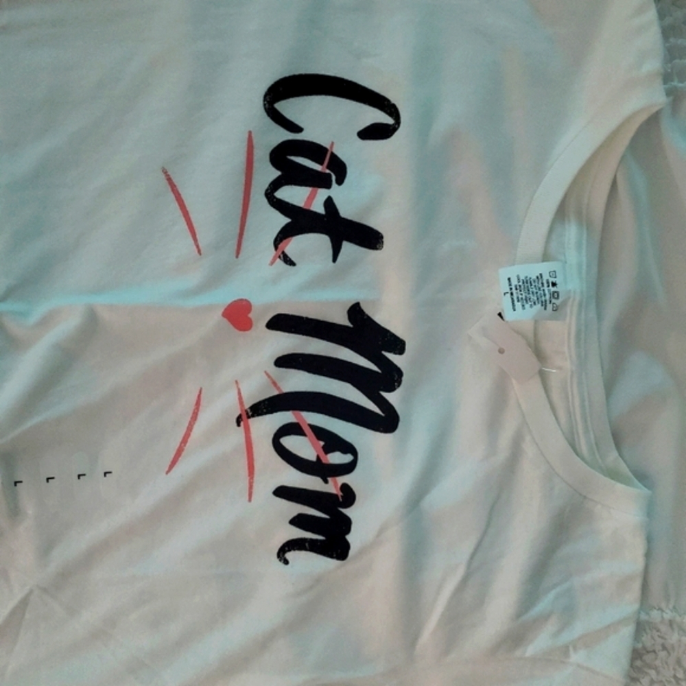 Cat Mom T-shirt - Picture 3 of 3
